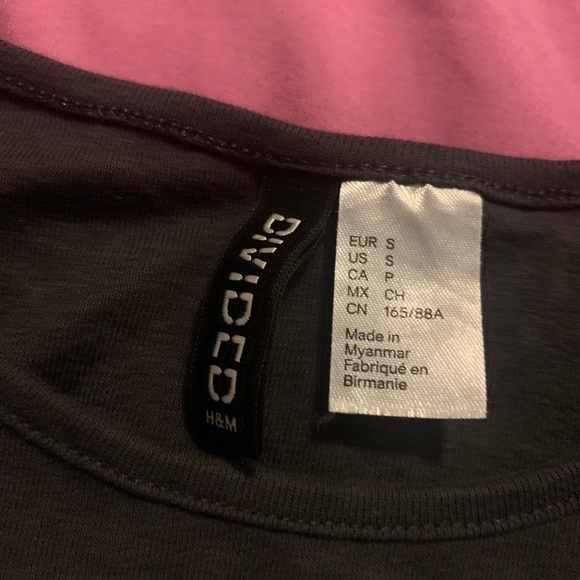 H&M Cropped Graphic Tee - Picture 2 of 2